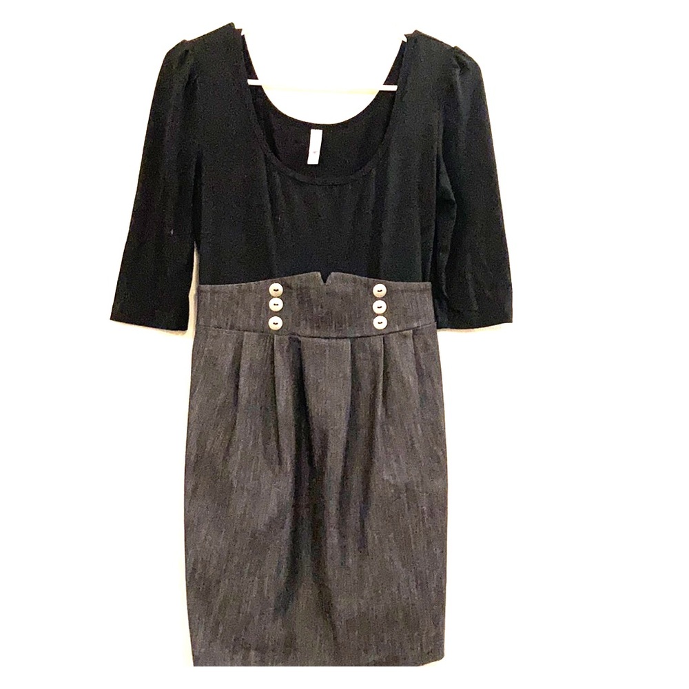 Women’s casual dress.